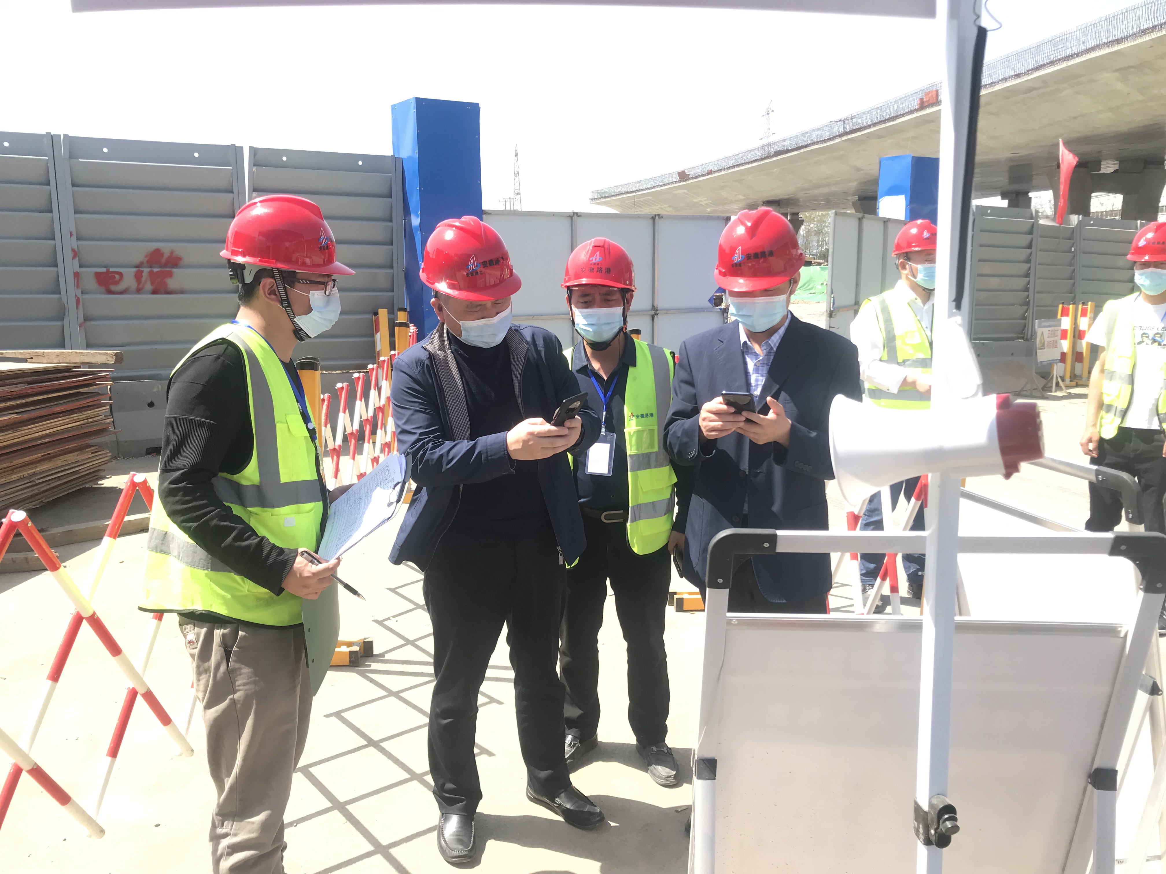 23（公司黨委副書記、總經(jīng)理錢葉琳赴項目一線調(diào)研）.JPG